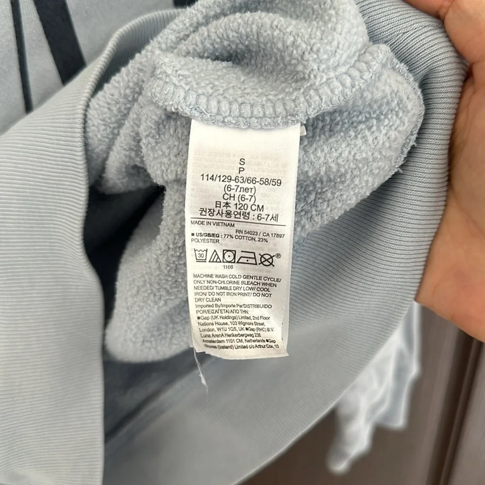 3/$25 GAP Kid Logo Fleece Sweatshirt Light Gray Size S Classic Crewneck Pullover